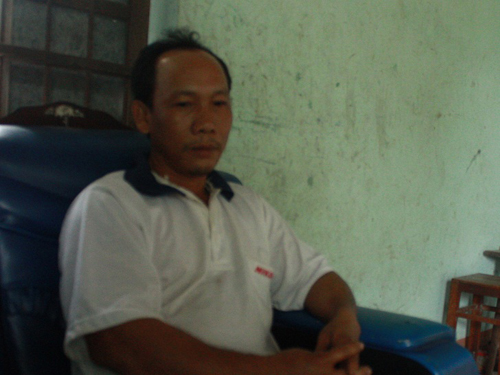 0000002130-ong-nguyen-phuc-nghia-cha-em-nguyen-buc-xuc-trinh-bay-vu-viec-voi-phong-vien-anh3-1393227177775