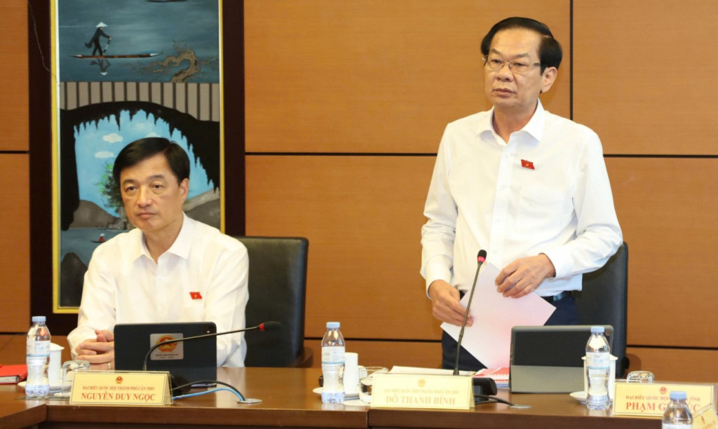 Thảo luận tại Tổ 9 (gồm Đoàn ĐBQH các tỉnh, thành phố: Cần Thơ, Hà Tĩnh, Lai Châu) (Ảnh: Minh Anh) (Ảnh: Minh Anh)