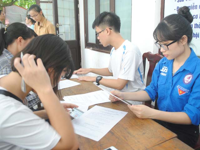 1443739720-viet-hung