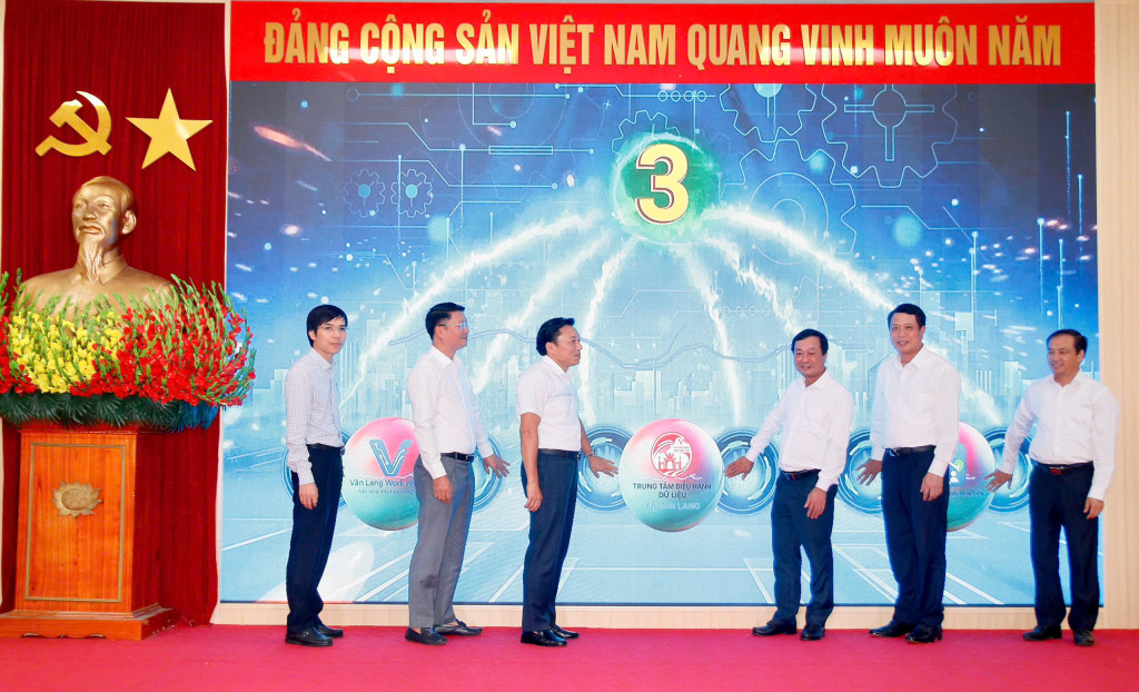 Ra mắt hệ sinh thái nền tảng số xã Văn Lang (ảnh: Đình Thơm )