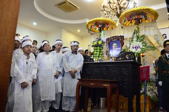 anh-gia-dinh-ong-nguyen-ba-thanh-trong-le-truy-dieu-1424059076856