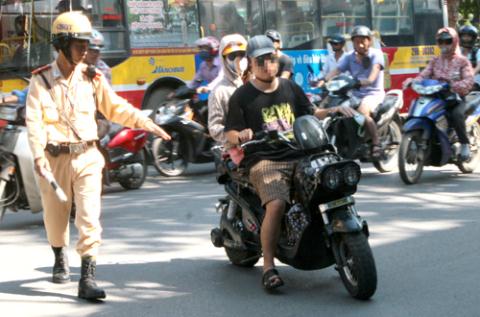 bo-cong-an-khong-phat-mu-bao-hiem-rom-datviet.vn 3167710