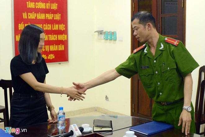 Canh sat nho nuoc bot 7mo  mat zing 1