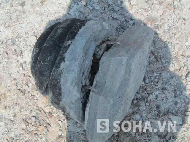 giay-phut-kinh-hoang-khi-tuong-phat-khong-lo-do-sap 4