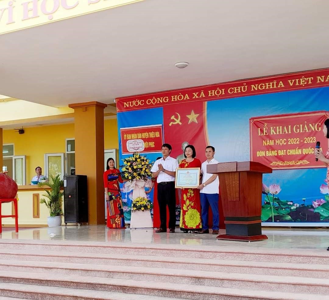 khai giang 4