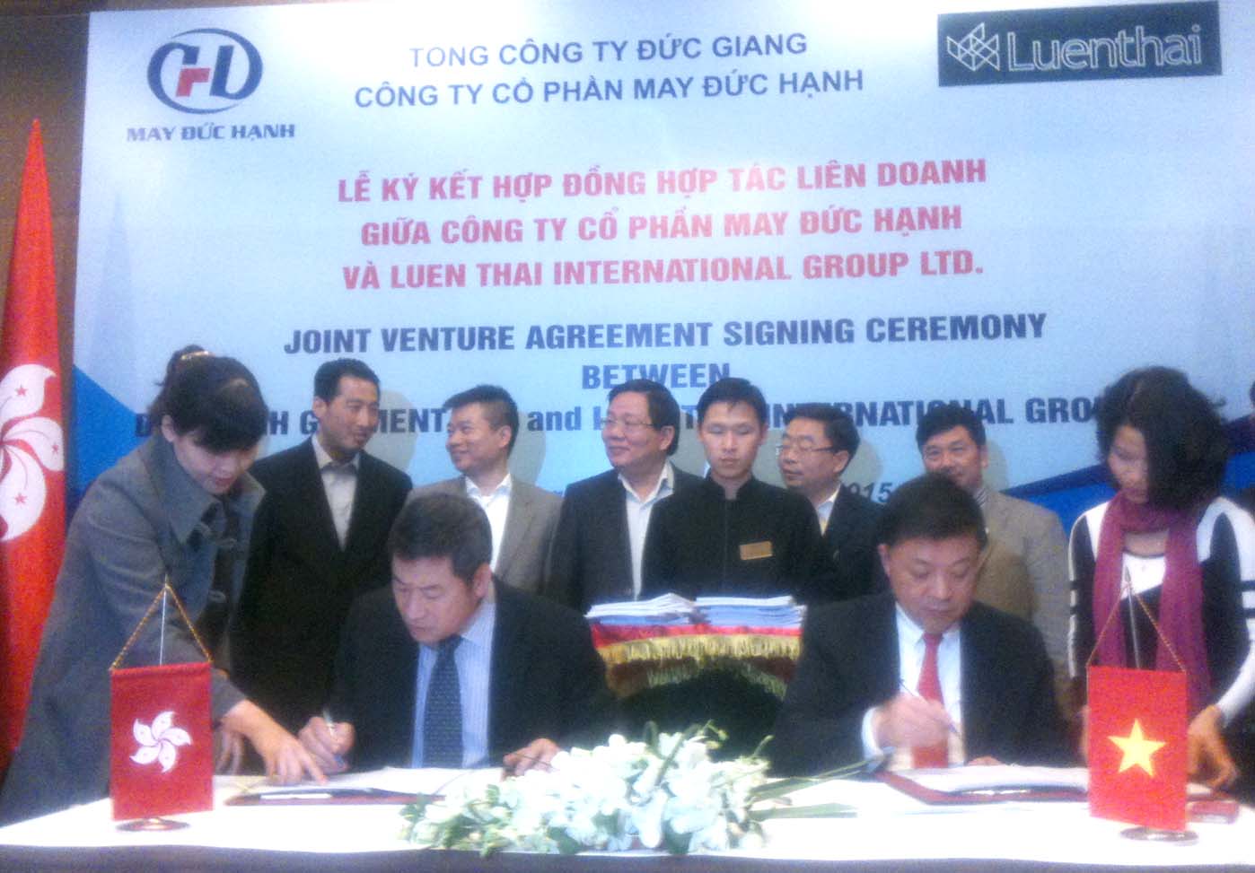 ky hop dong lien doanh Dugarco-Luen Thai Hongkong