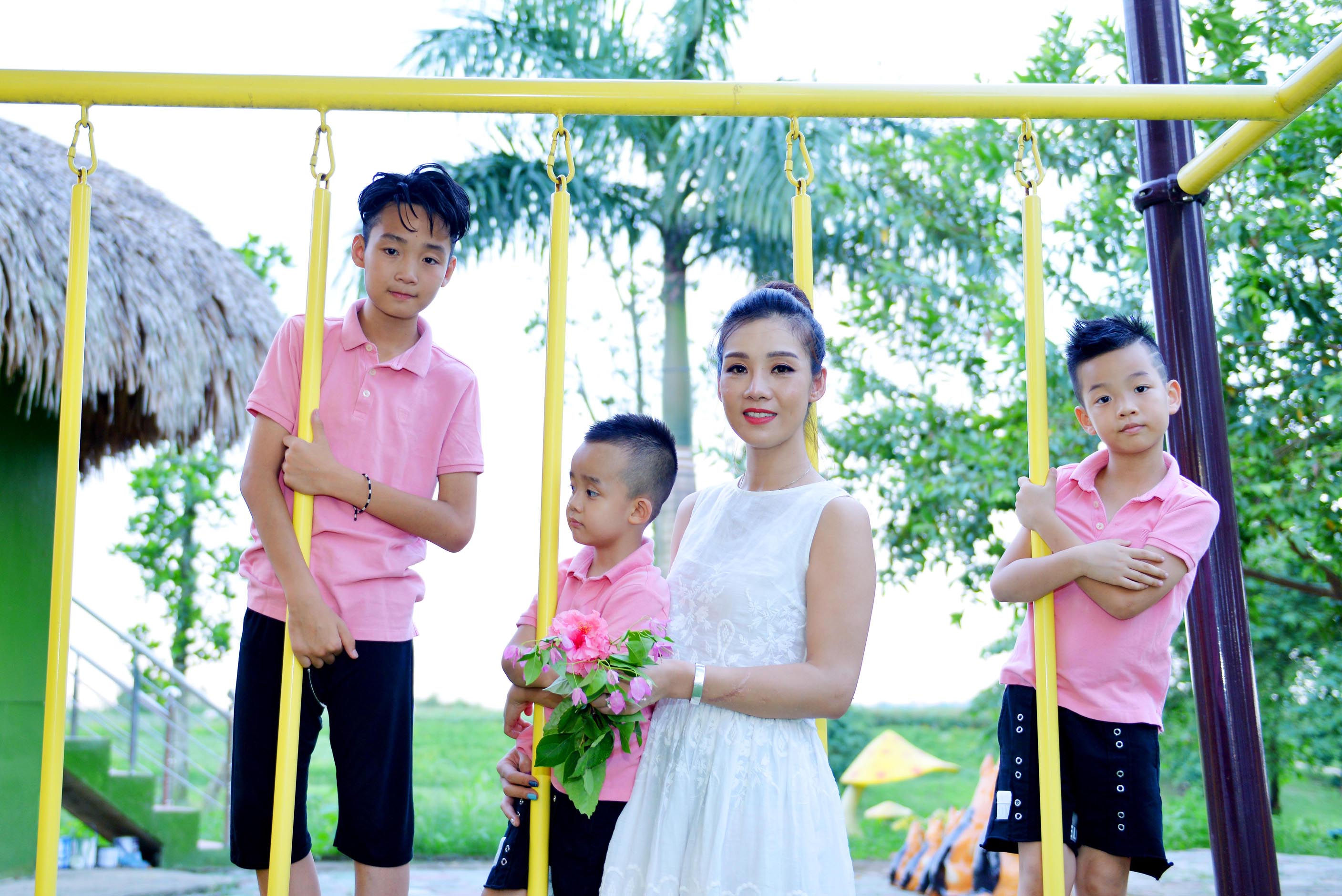 nguoi mau Sao Xa va cac con 1