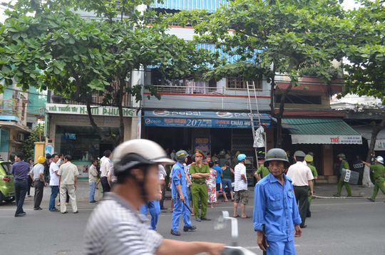 nhieu-diem-map-mo-vu-8-nguoi-co-thu-do-xang-doa-thieu-vi-phan-doi-cuong-che-tinmoi.vn