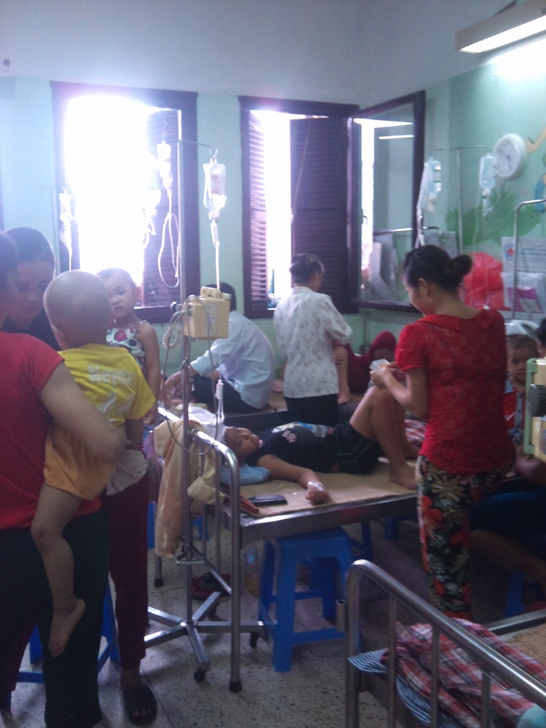 phunutoday-tiem-nham-thuoc-1