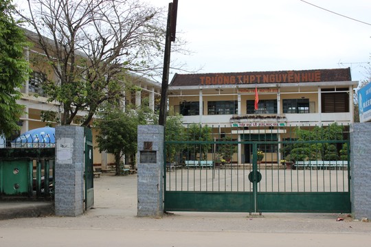 truong-thpt-nguyen-hue-anh-2-1393071196468