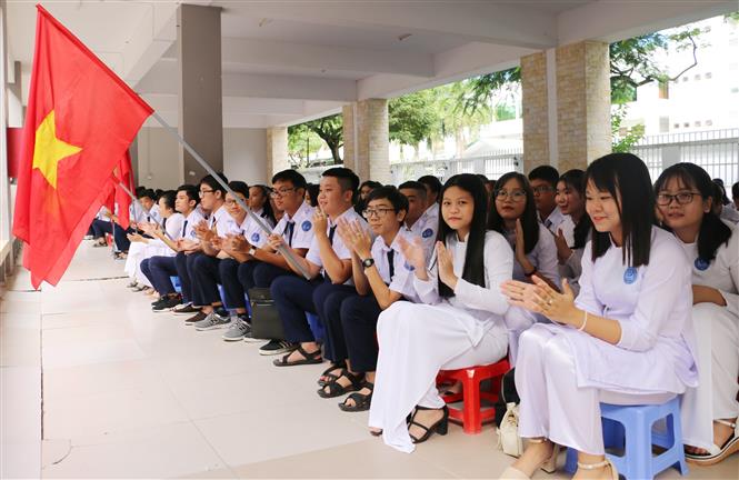 vna potal hon 400000 hoc sinh tinh an giang tung bung khai giang nam hoc moi 397687