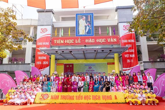 Trường Tiểu học Dịch Vọng A (quận Cầu Giấy, TP. Hà Nội) ký niệm 50 năm thành lập
