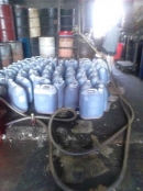 Rợn người lò tái chế mỡ: Dầu ăn như... nhớt xe, tóp mỡ đen tựa than