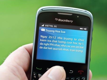 Sổ liên lạc điện tử: Kẻ mách lẻo bị ghét và "ăn tiền" vô tội vạ