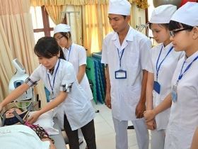Cấm rồi cho tuyển sinh: Chuyện gì đây!