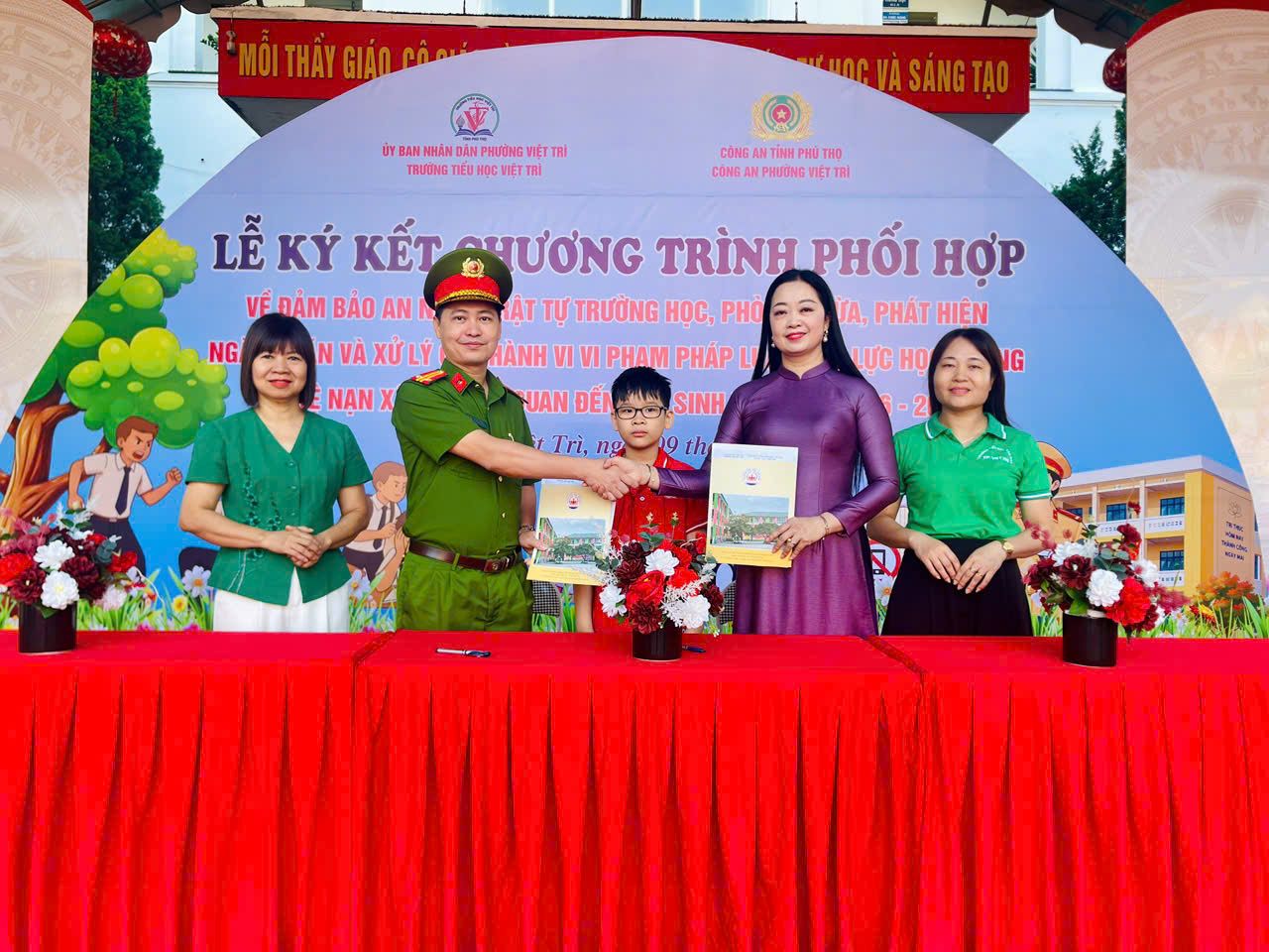 Trường Tiểu học Việt Trì phối hợp bảo đảm an ninh, an toàn trường học