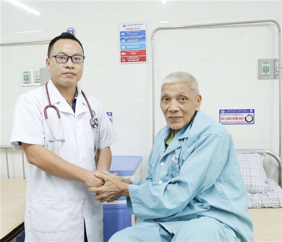 Phú Thọ: Cứu sống người bệnh nguy kịch khi ngừng tim 15 lần liên tiếp do rối loạn nhịp tim 