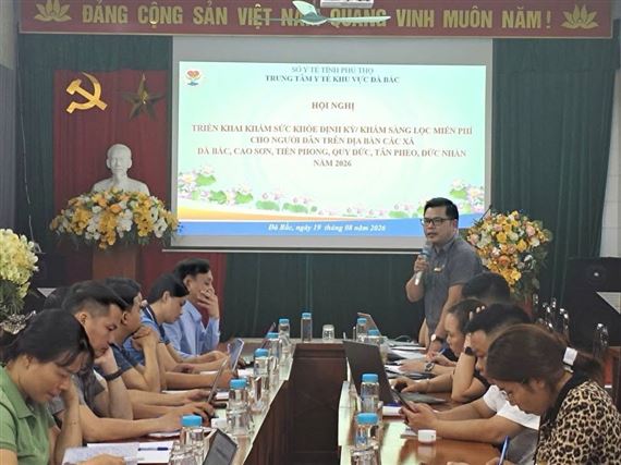 Trung tâm Y tế khu vực Đà Bắc tăng tốc khám sức khỏe toàn dân, chủ động phát hiện bệnh từ sớm