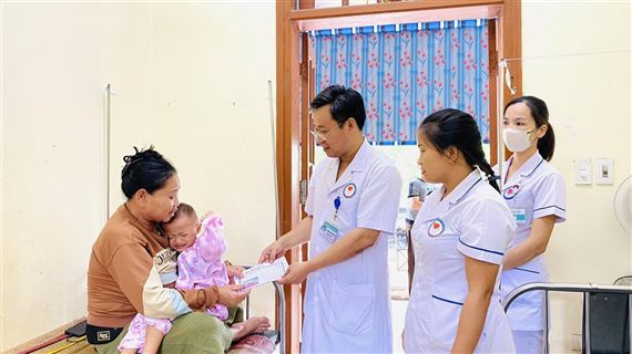 Nối dài vòng tay yêu thương, sưởi ấm những phận đời nơi buồng bệnh