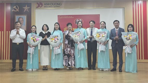 Trường Mầm non Ánh Dương kết nạp 5 đảng viên mới
