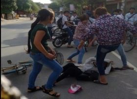 PHÚ THỌ: Bị đánh hội đồng, ba nữ sinh nhập viện
