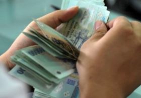 Nợ công tăng mà vẫn “đi nước ngoài nhiều quá”