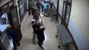 Cãi nhau về nghiệp vụ, 2 bác sĩ "choảng" nhau