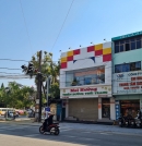 Thanh Hóa: Công an trắng đêm khám xét, tịch thu toàn bộ hàng hoá bên trong cửa hàng vụ nữ sinh bị chủ shop làm nhục.