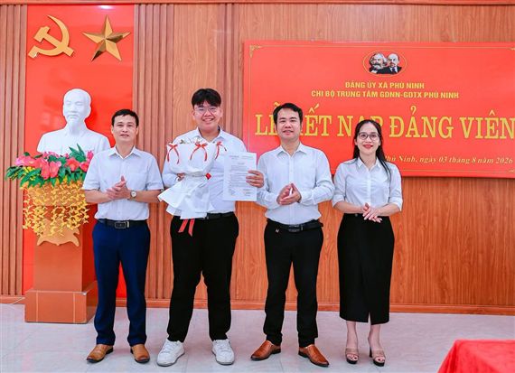 Chi bộ Trung tâm GDNN - GDTX Phù Ninh: Đưa việc học tập và làm theo Bác thành động lực đổi mới, nâng cao chất lượng giáo dục