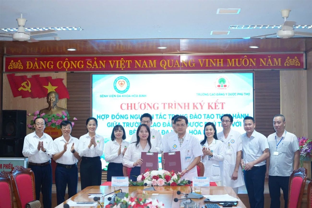 Trường Cao đẳng Y Dược Phú Thọ ký kết hợp tác đào tạo với Bệnh viện Đa khoa Hòa Bình