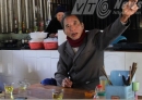 Tỷ phú đầu tiên của đế chế đá đỏ Quỳ Châu: Tiền chất đống, vàng bạc đeo trĩu cổ