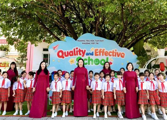 Trường Tiểu học Tân Dân vinh dự được Chủ tịch nước tặng thưởng Huân chương Lao động hạng Nhì