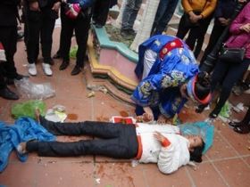 Rợn tóc gáy với lời hù dọa của cò ở biệt phủ Mẫu The