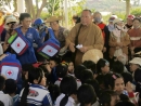 Trao nhiều phần quà cho học sinh nghèo