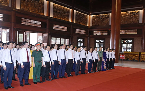 Trước thềm Đại hội XX, Đảng bộ Thanh Hóa tưởng niệm Bác Hồ và các Anh hùng liệt sĩ – tiếp bước khát vọng phát triển quê hương