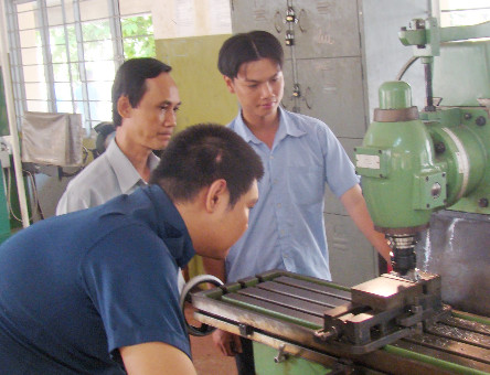 Đào tạo nghề: Đi tìm những lối thoát tích cực