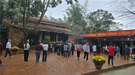 Thanh Hoá: Hàng nghìn du khách dự lễ “mở cổng trời” tại Đền Nưa – Am Tiên