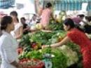 Hà Nội: Giá thực phẩm tươi sống tăng vọt do bão