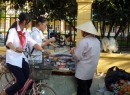 Học sinh tiểu học Thủ đô bị "đầu độc" bằng bánh kẹo Trung Quốc