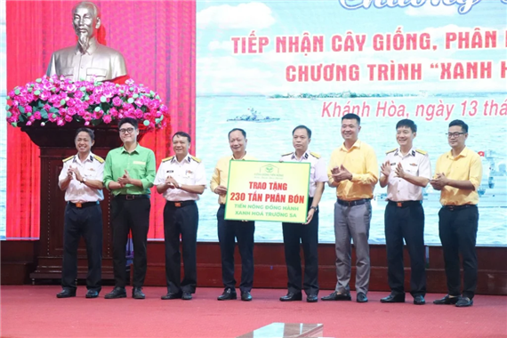 Mang màu xanh ra đảo xa: Tiến Nông đồng hành cùng Trường Sa