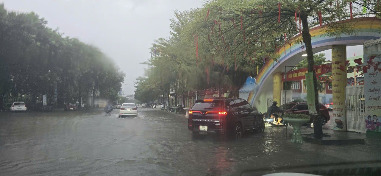 Thanh Hóa: Mưa lũ phức tạp, các trường chủ động phương án cho học sinh nghỉ học
