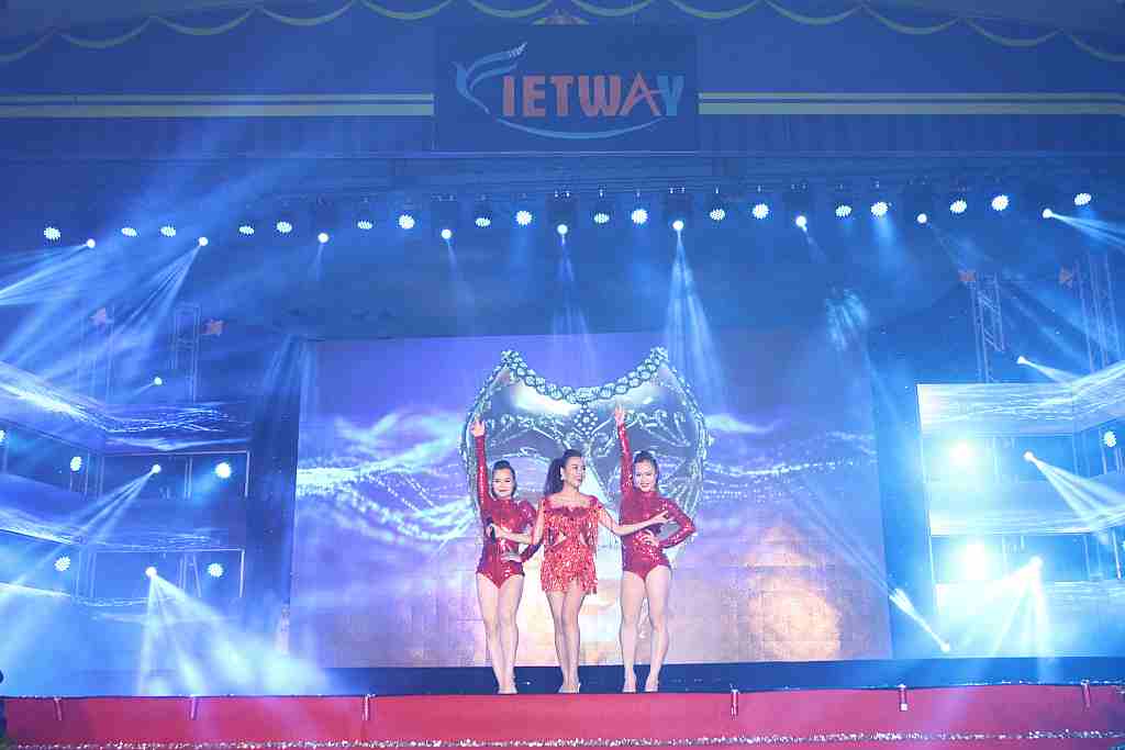 Vietway bùng nổ đại tiệc “Hòa âm ánh sáng” mừng 1 năm thành lập