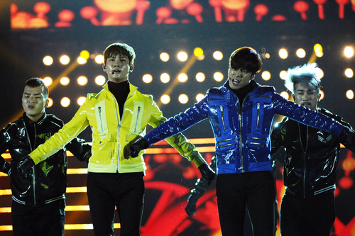 Nhóm nhạc Hàn hát dân ca Việt trong Kpop Festival