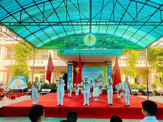 Thanh Hóa: Học sinh Tiểu học Đông Hải gửi lời yêu thương đến mẹ và cô giáo nhân ngày 20/10