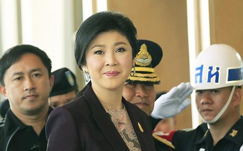 Thủ tướng Thái loạng choạng vì đòn giáng mới